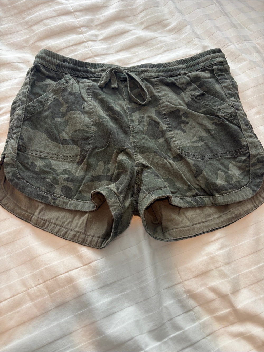 3 pairs of Union Bay Women’s Camouflage size Large and Grey ones are size 11 - Picture 4 of 7